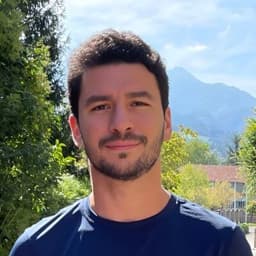 David Gutiérrez - Founder of hunted wall